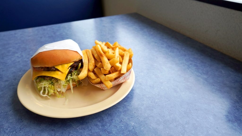 Burger Etiquette: How to Eat a Burger without Making a Mess