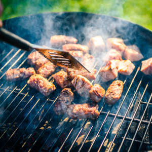 5 Tips to Host the Best Backyard BBQ
